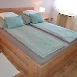 펜션 Csepp Nyaralohaz Medencevel Balatonkeresztúr