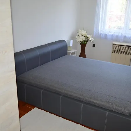Csepp Nyaralohaz Medencevel Holiday home