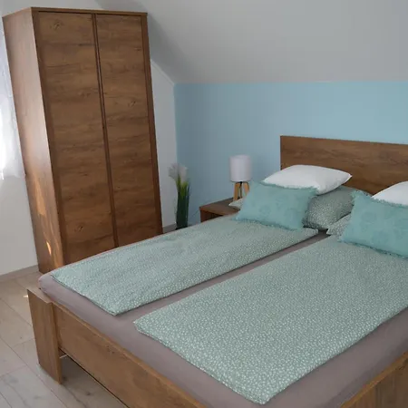 Csepp Nyaralohaz Medencevel Holiday home Balatonkeresztur