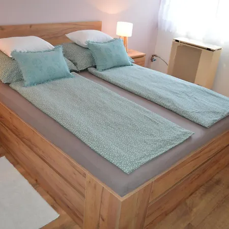 Holiday home Csepp Nyaralohaz Medencevel Balatonkeresztur