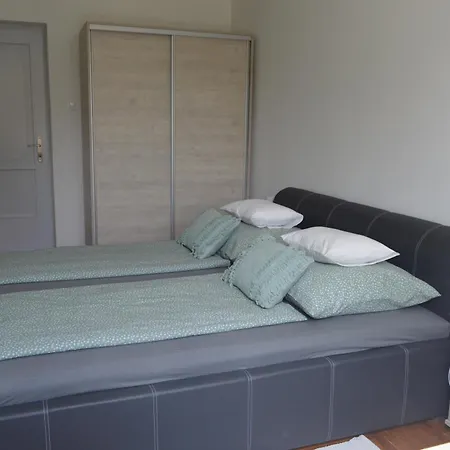 Csepp Nyaralohaz Medencevel Holiday home