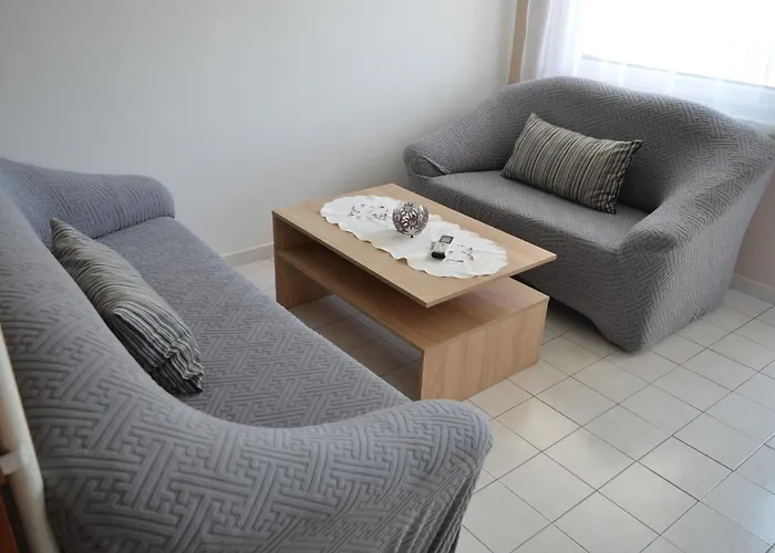 Ferienhaus Csepp Nyaralohaz Medencevel